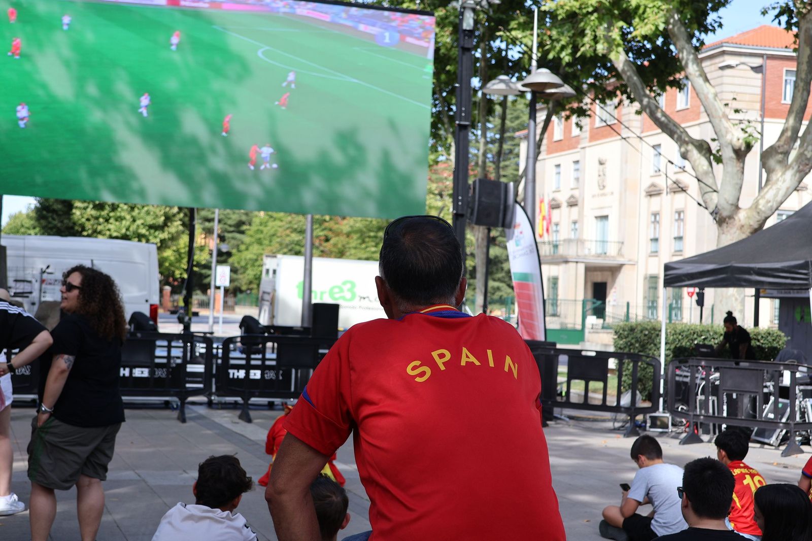 GALERÍA | Así se vivió la final de la Eurocopa Femenina en La Marina Fotos: Nuria Galindo
