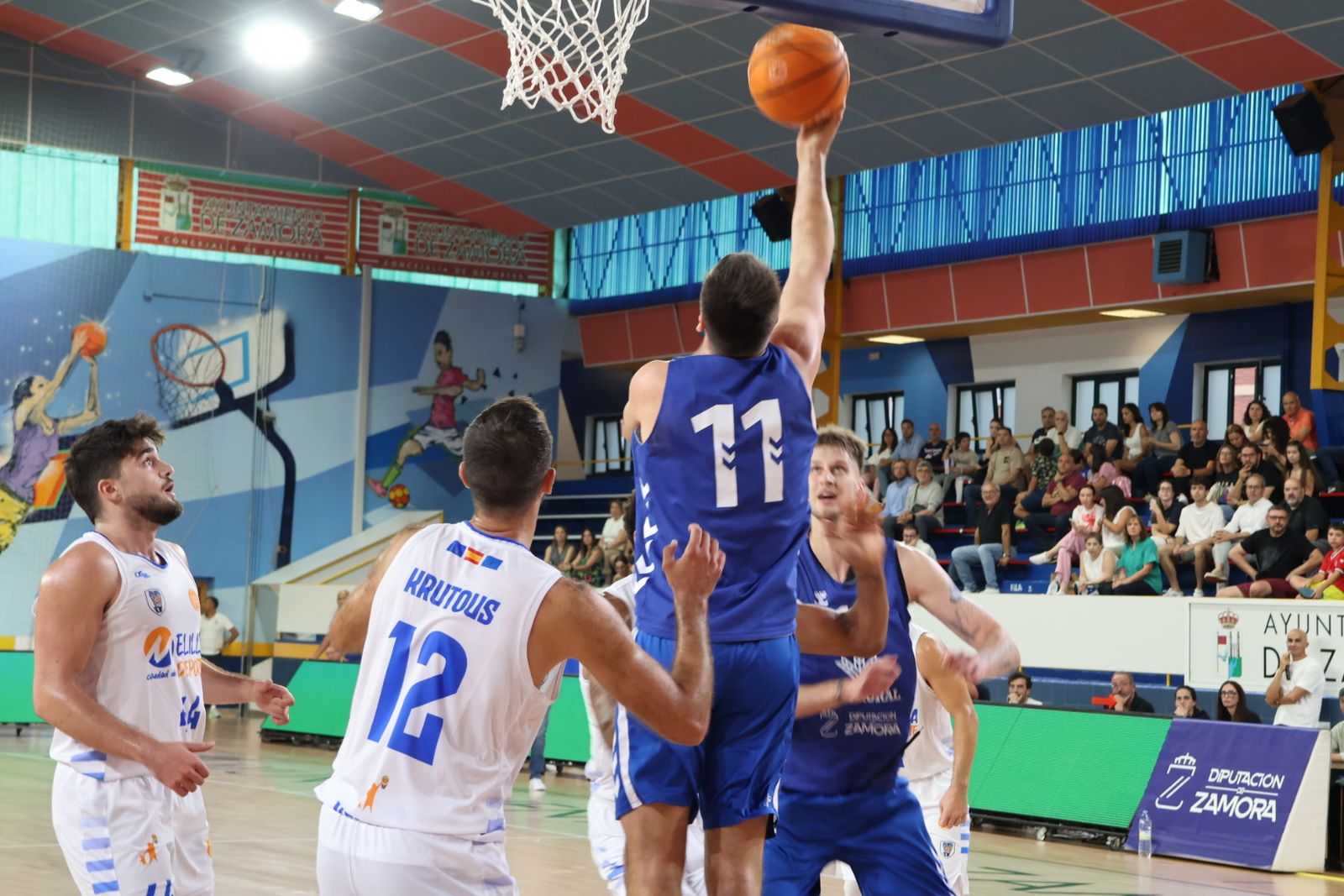 Todas las imágenes del CB Zamora- Melilla Baloncesto en el 46 Trofeo Diputación