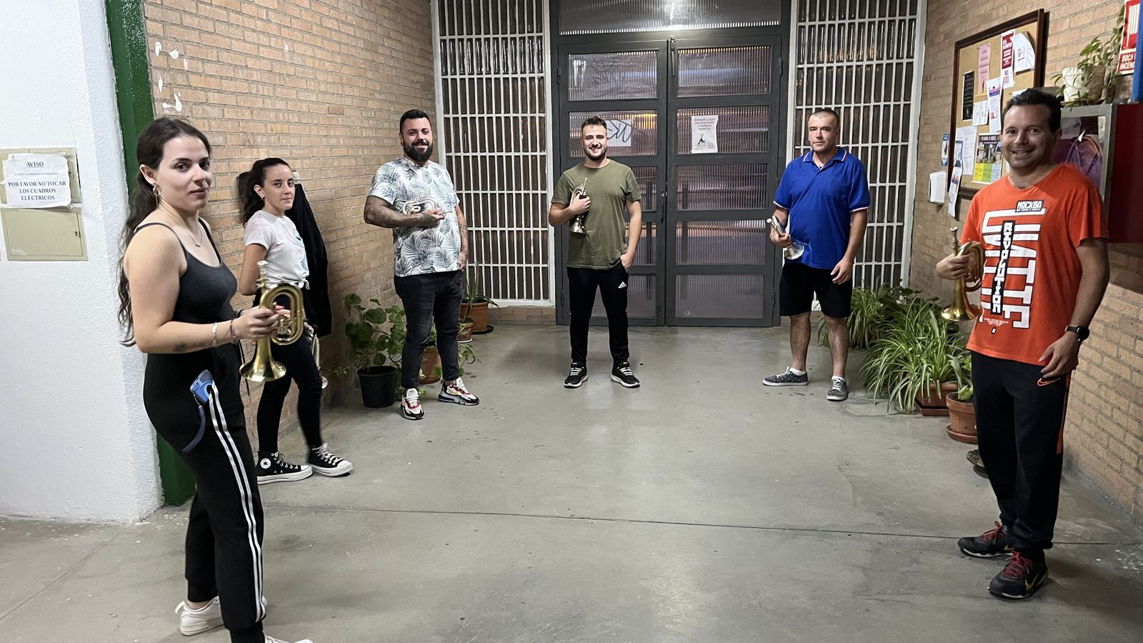 Un momento del ensayo de la banda de tambores y cornetas de la Hermandad de Cofradías