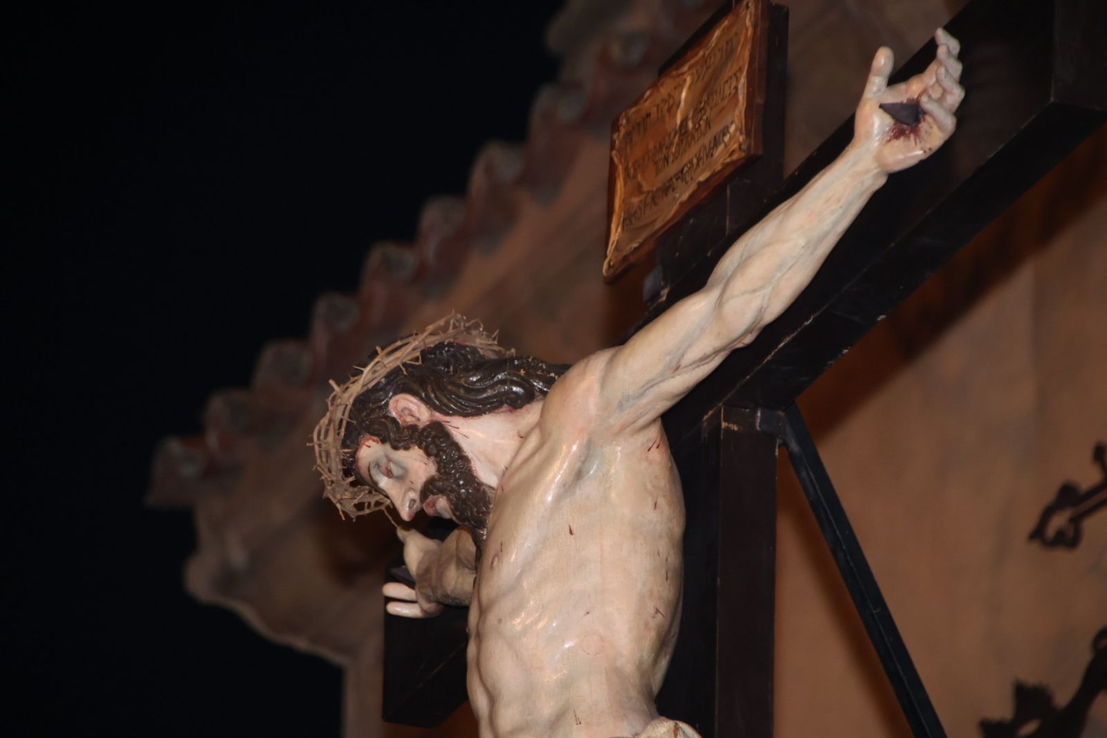El Cristo de los Doctrinos y la Virgen de la Amargura saludan a sus fieles en Salamanca