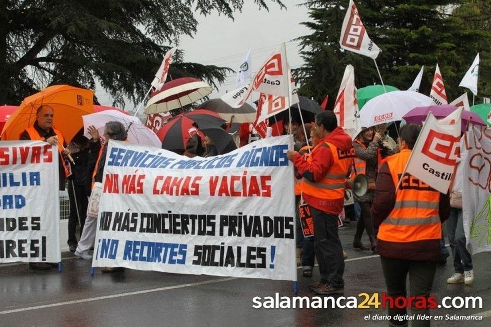 Manifestación sindical en la Residencia de San Juan de Sahagún
