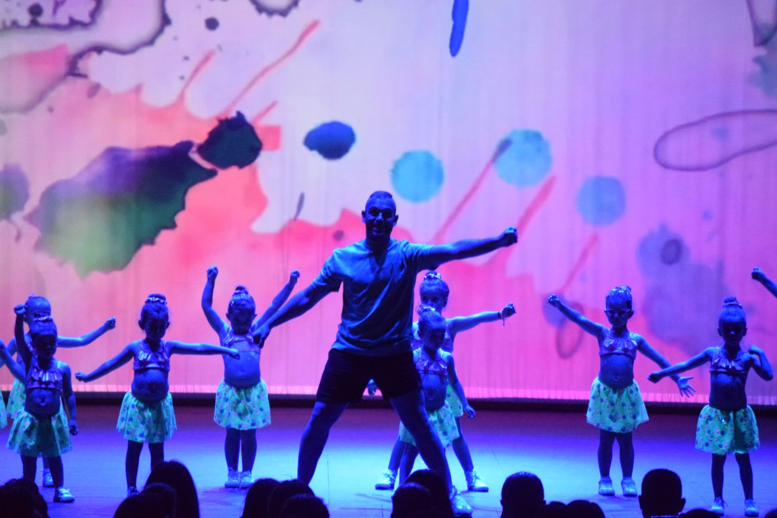 espectaculo-volver-de-escena-en-el-teatro-ramos-carrion-23