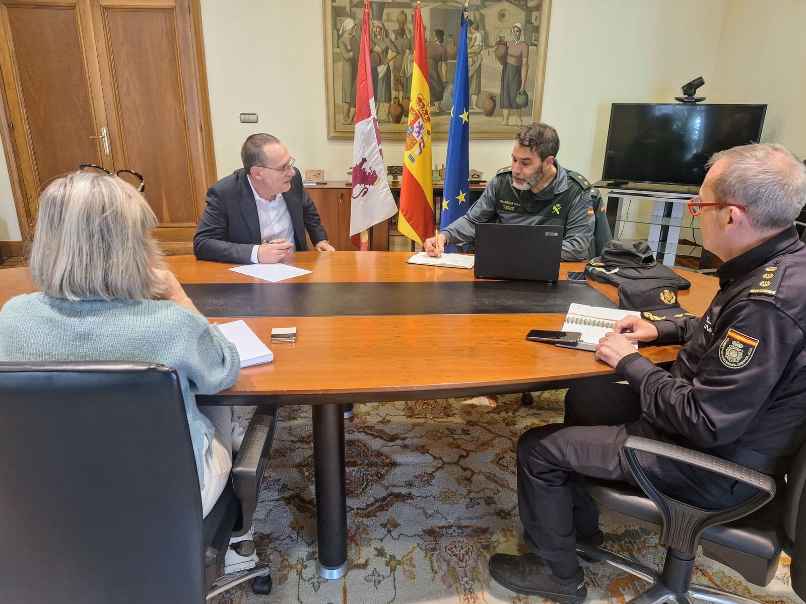 Imagen de la reunión mantenida en la subdelegación del Gobierno en Zamora