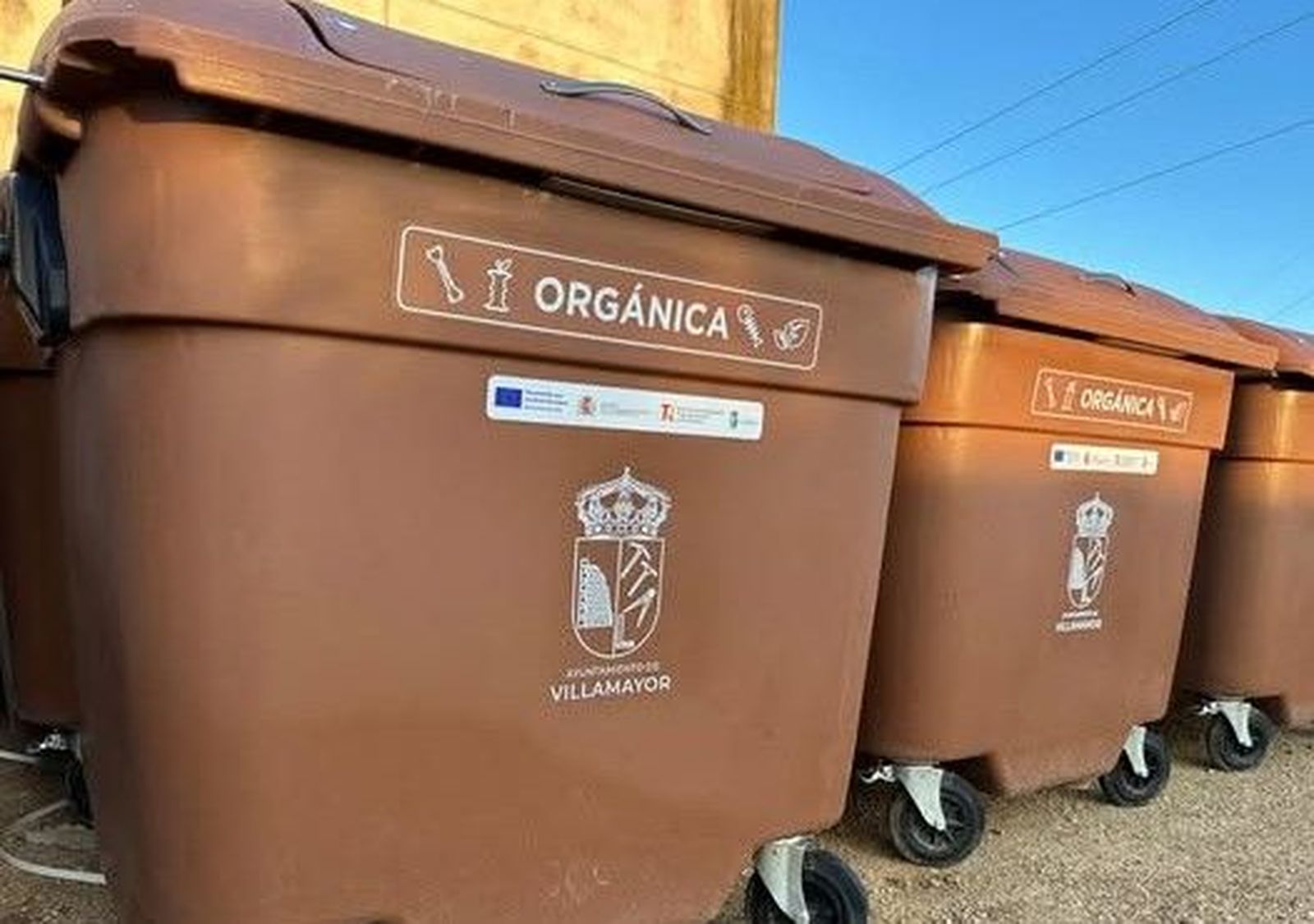 Contenedores marrones en Villamayor