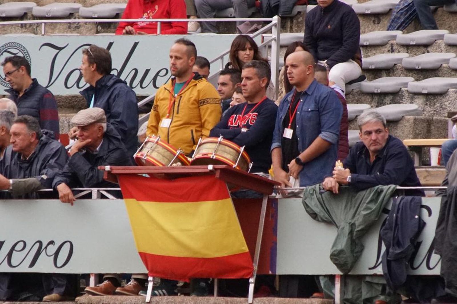 tendidos-de-la-glorieta-durante-la-corrida-de-garcia-y-olga-jimenez-65