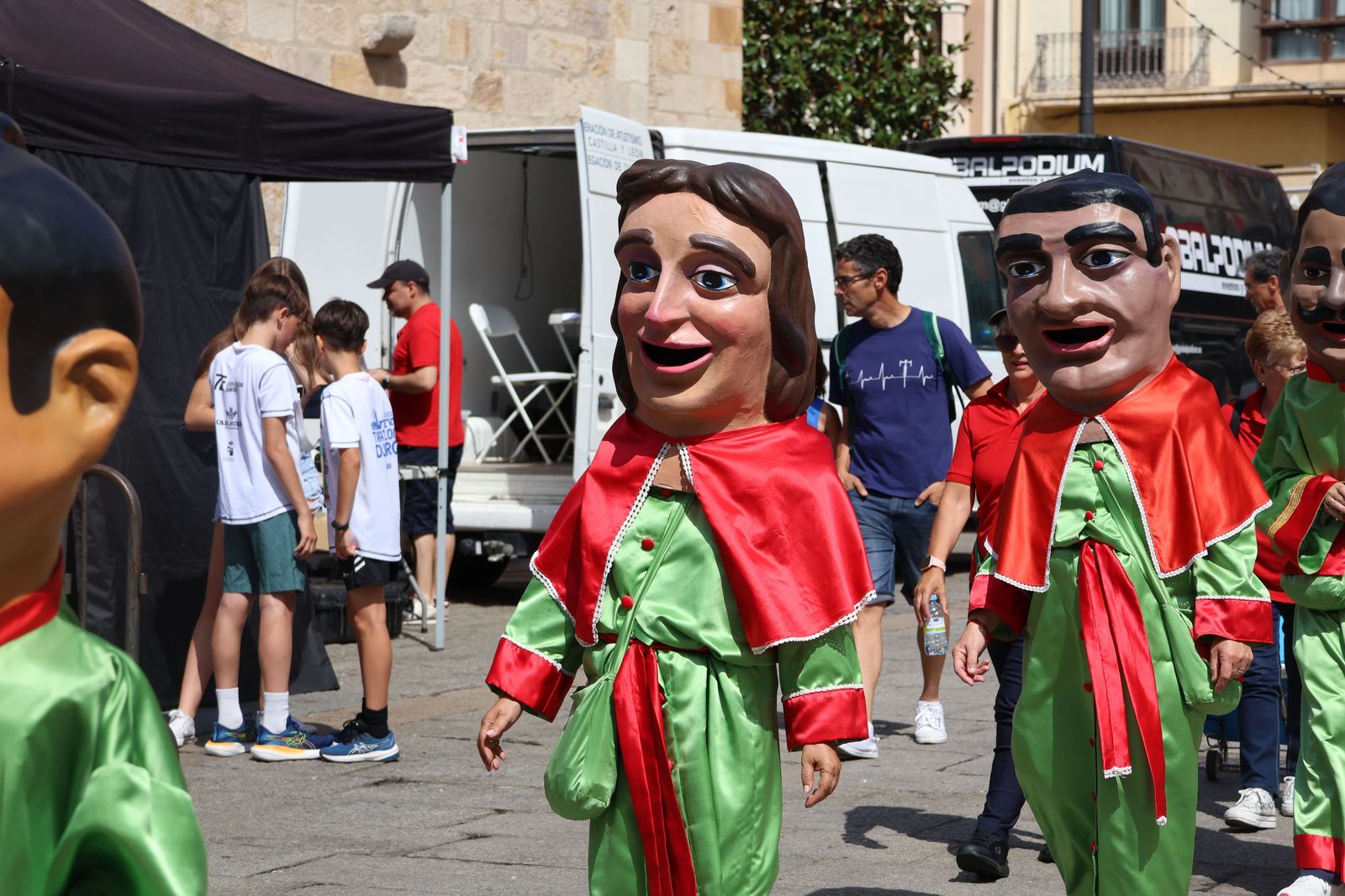 Pasacalles de Gigantes y Gigantillas (17).jpg