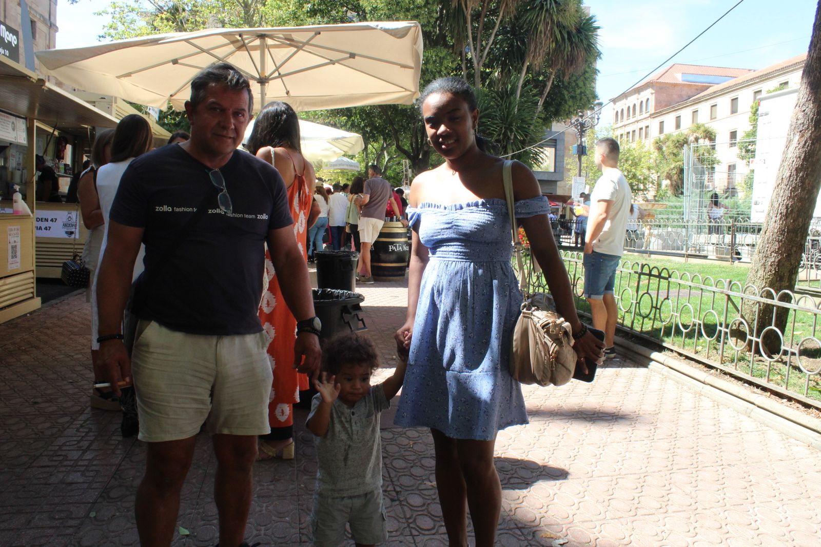Ambiente en la Feria de Día en el mediodía de este sábado