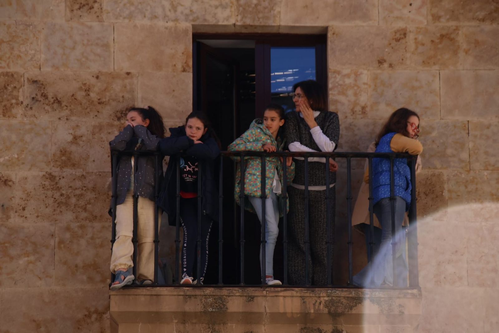 ambiente-en-la-procesion-de-la-hermandad-de-nuestro-padre-jesus-del-perdon-38