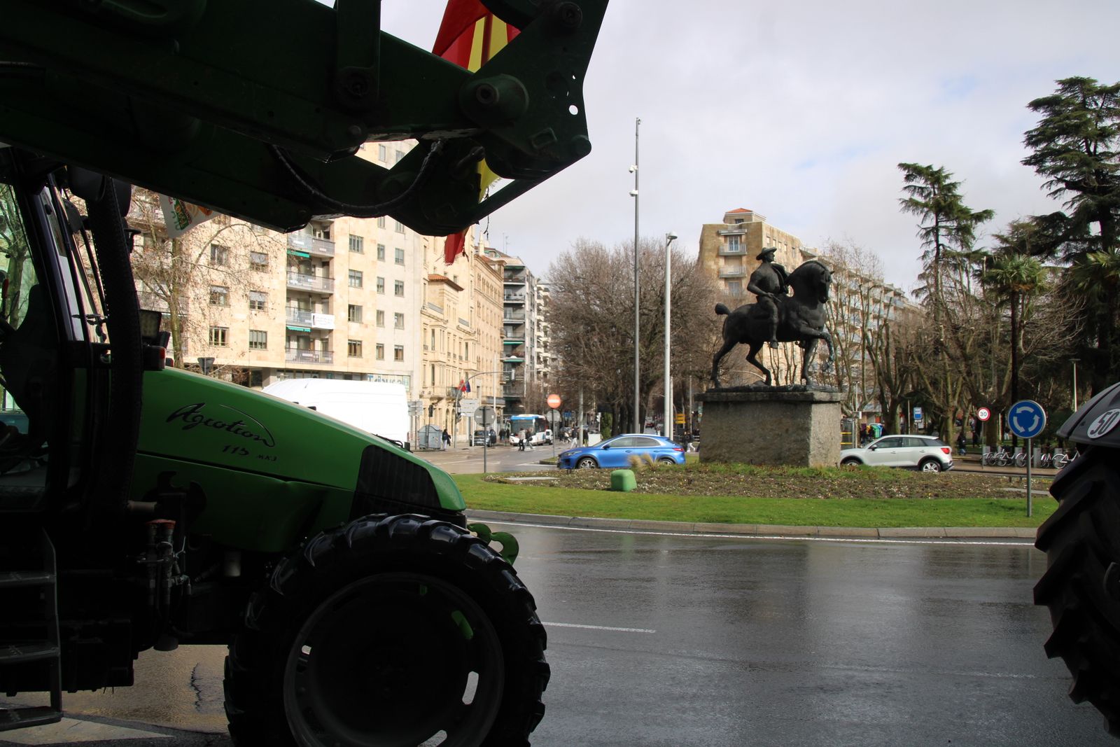En imágenes la marcha con tractores y vehículos de campo en Salamanca en protesta contra Mercosur