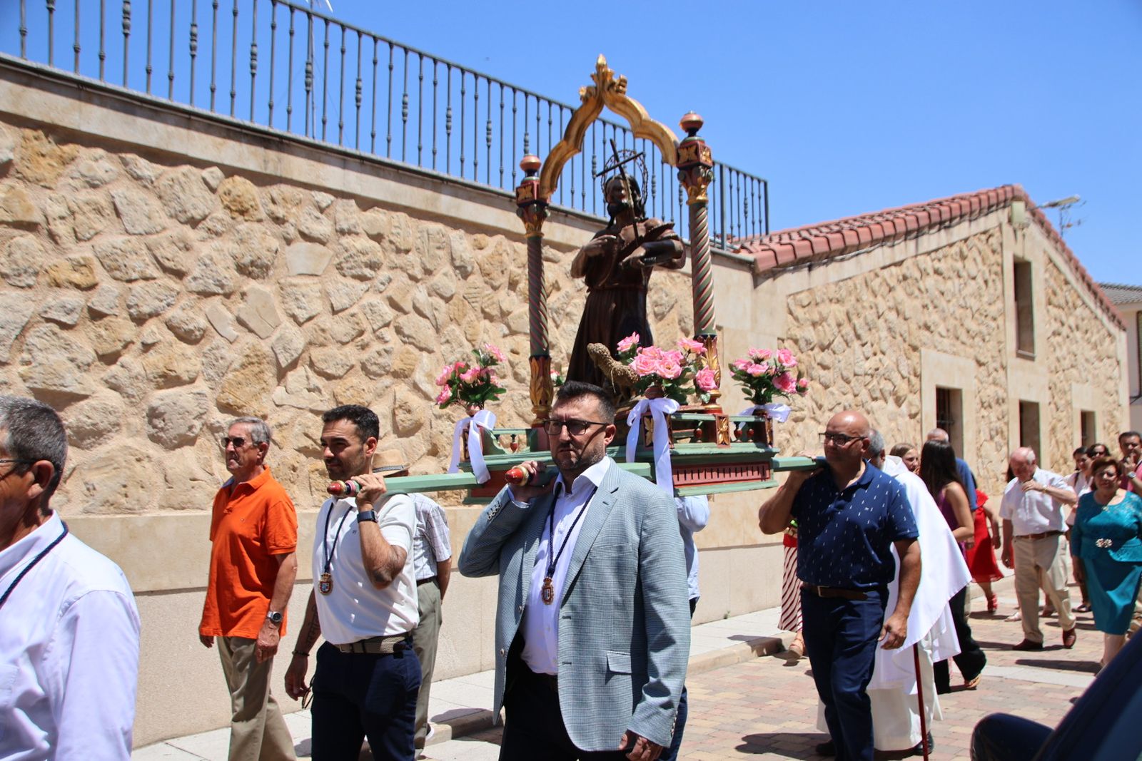 Castellanos de Villiquera Misa y procesión
