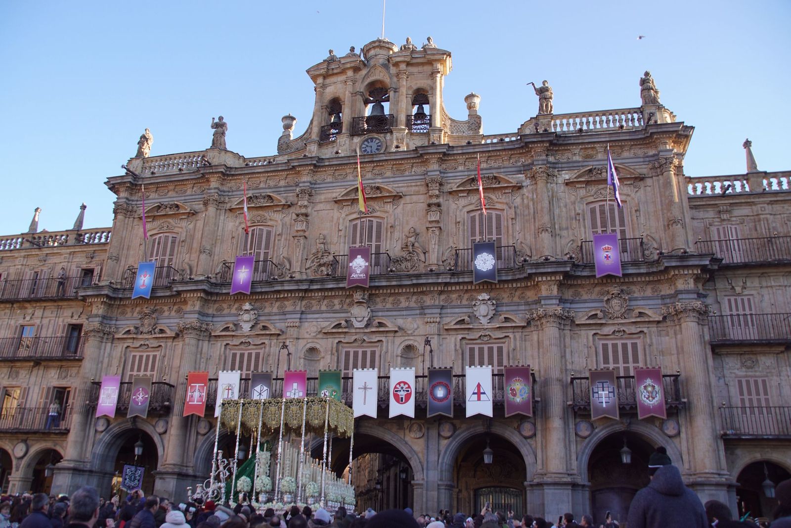 Las imágenes de la emotiva procesión de la Dominicana sin el Cristo de la Buena Muerte  (2).jpeg