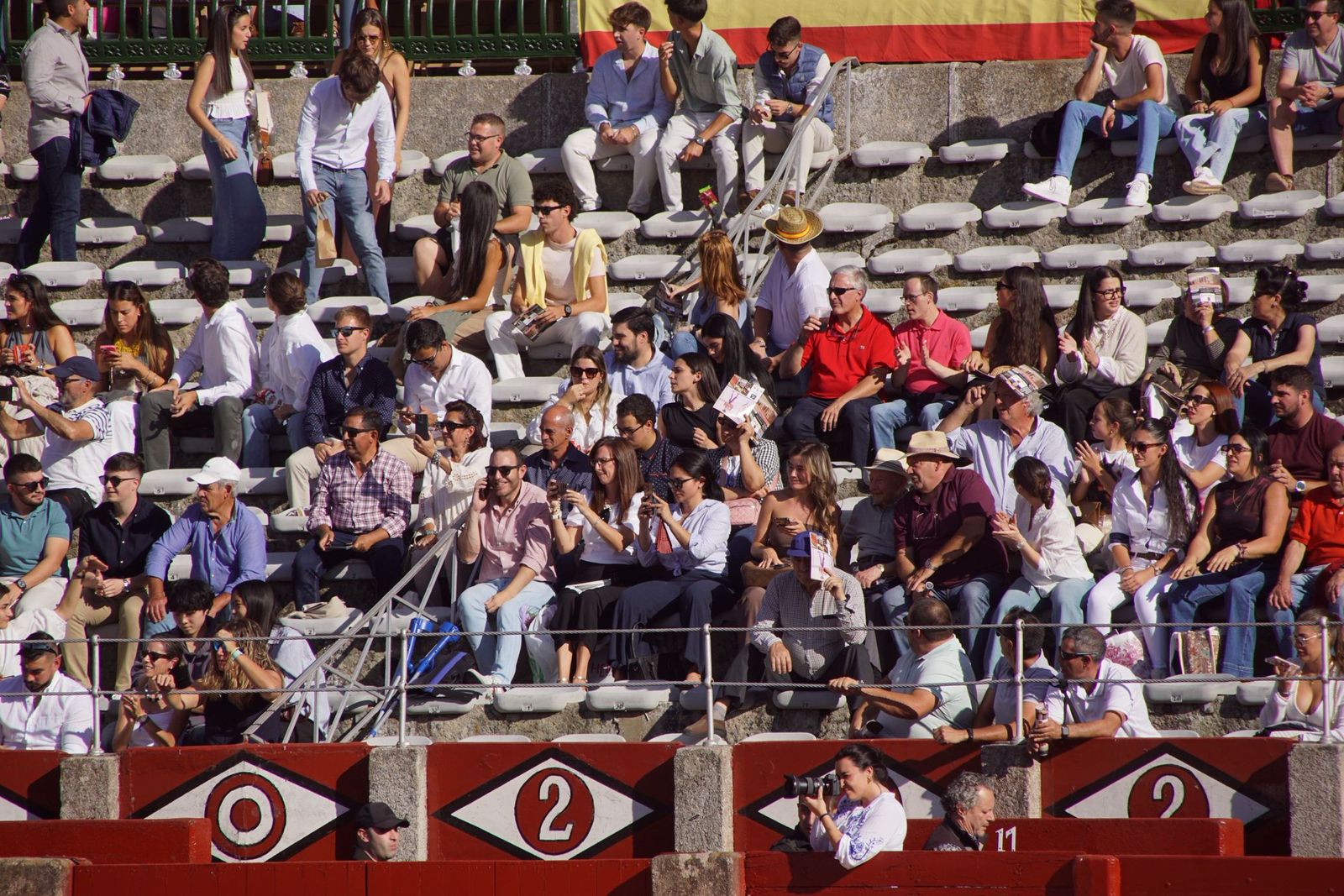Así han vivido los salmantinos el primer festejo de la feria taurina 2025: imágenes del ambiente en los tendidos y en el patio de cuadrillas