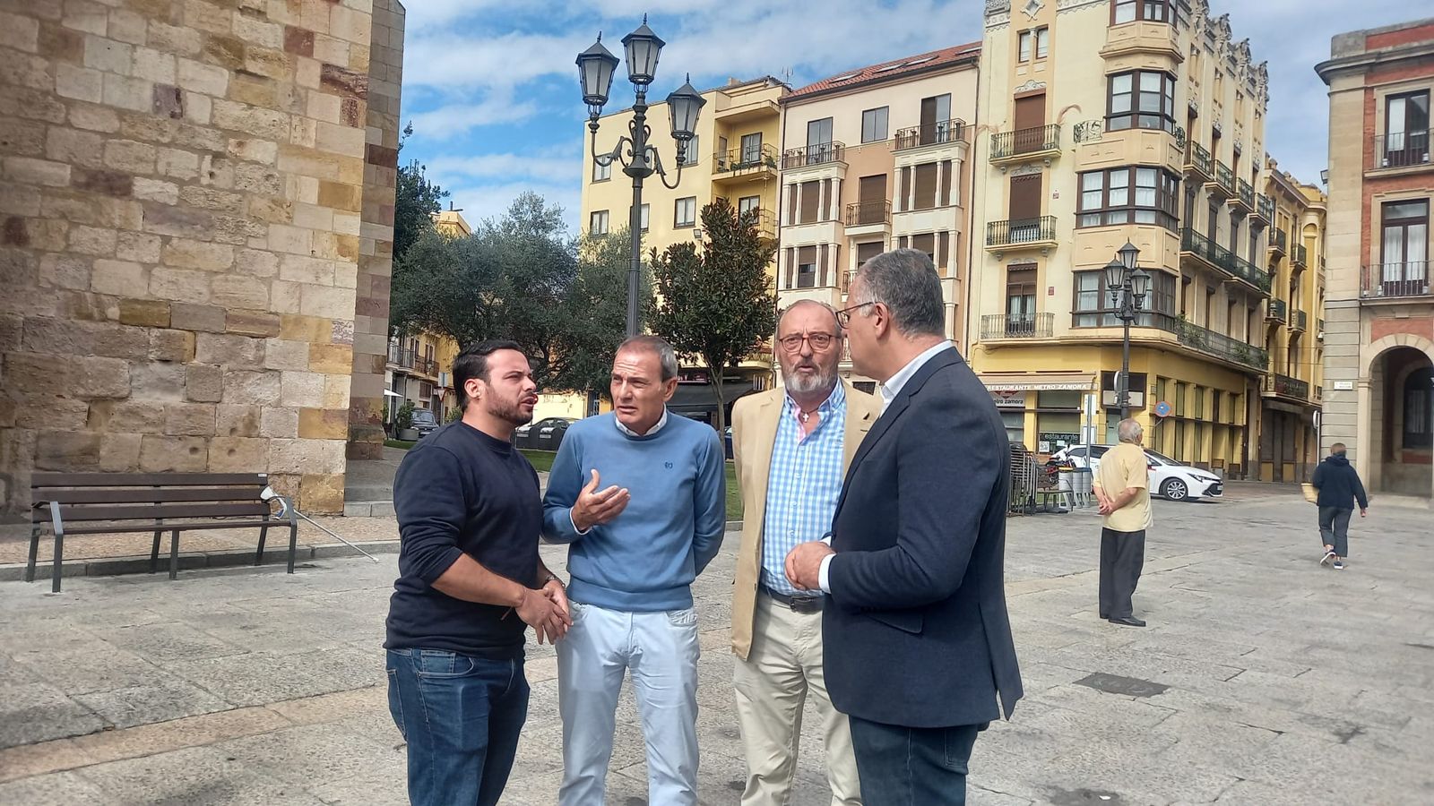 Eloy Tomé, de Zamora Sí, Javier Eguaras, de Vox y José María Prada, portavoz del PP.