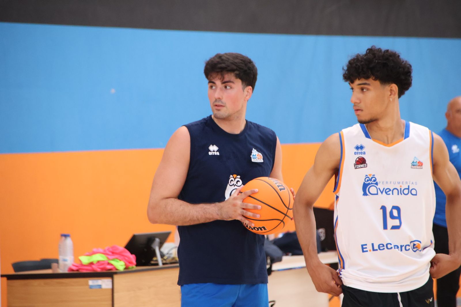 Primer entrenamiento de Perfumerías Avenida de Tercera FEB