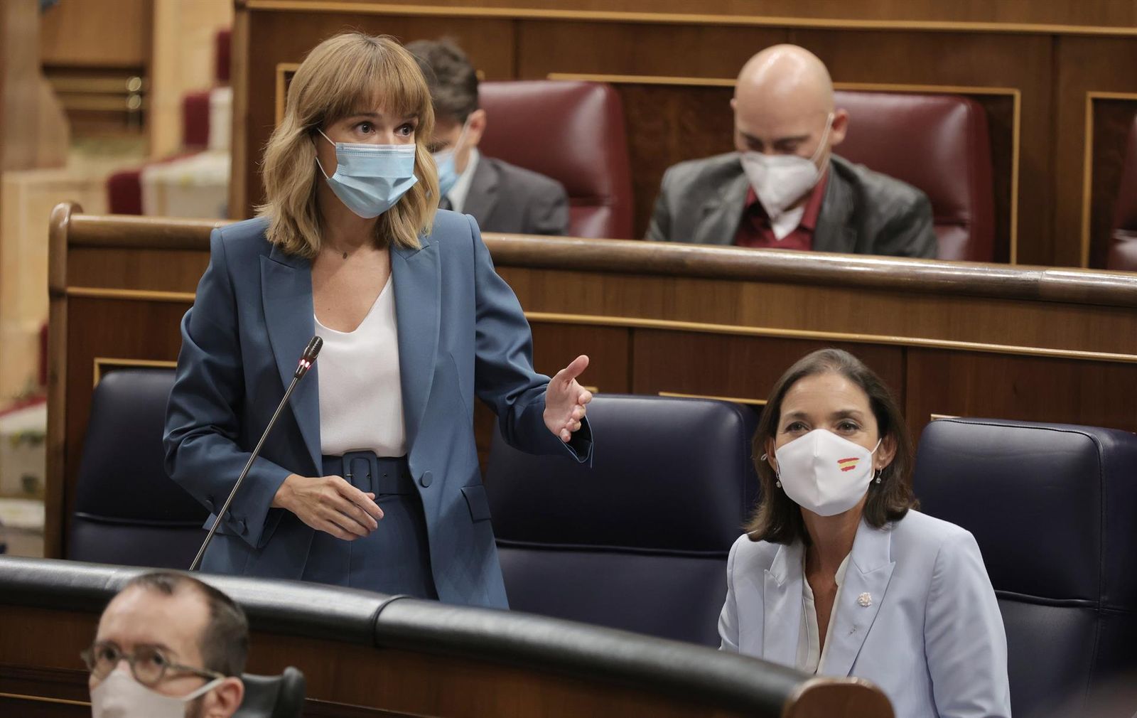 La ministra de Educación y Formación Profesional, Pilar Alegría, en una sesión de control al Gobierno en el Congreso . EP