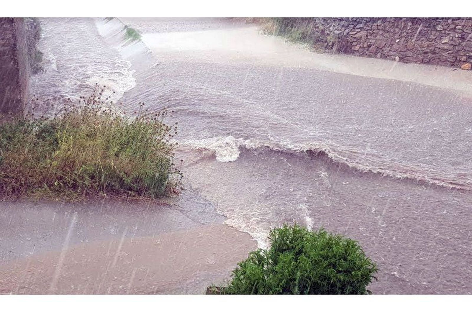 Fuertes lluvias en una localidad zamorana. Archivo