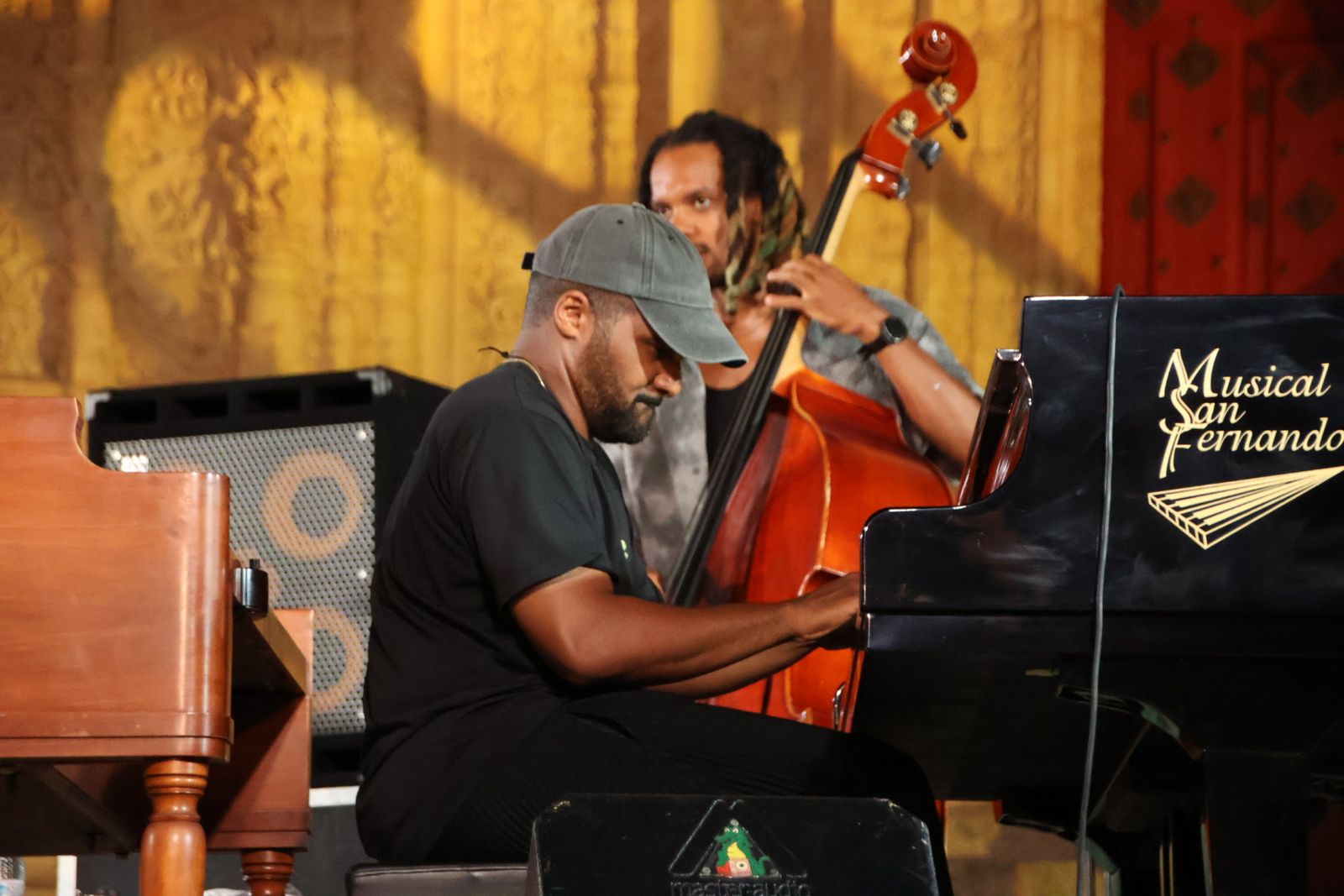 Concierto de jazz del grupo Sullivan Fortner y Peter Bernstein en el Patio Chico de Salamanca Concierto de jazz del grupo Sullivan Fortner y Peter Bernstein en el Patio Chico de Salamanca