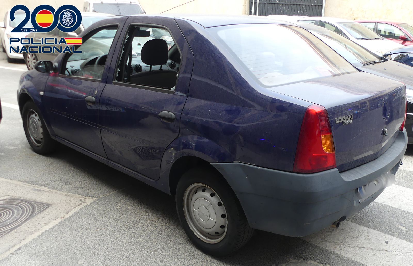 Detenidos en dos operaciones policiales tres varones y una mujer por robar en el interior de cuatro vehículos