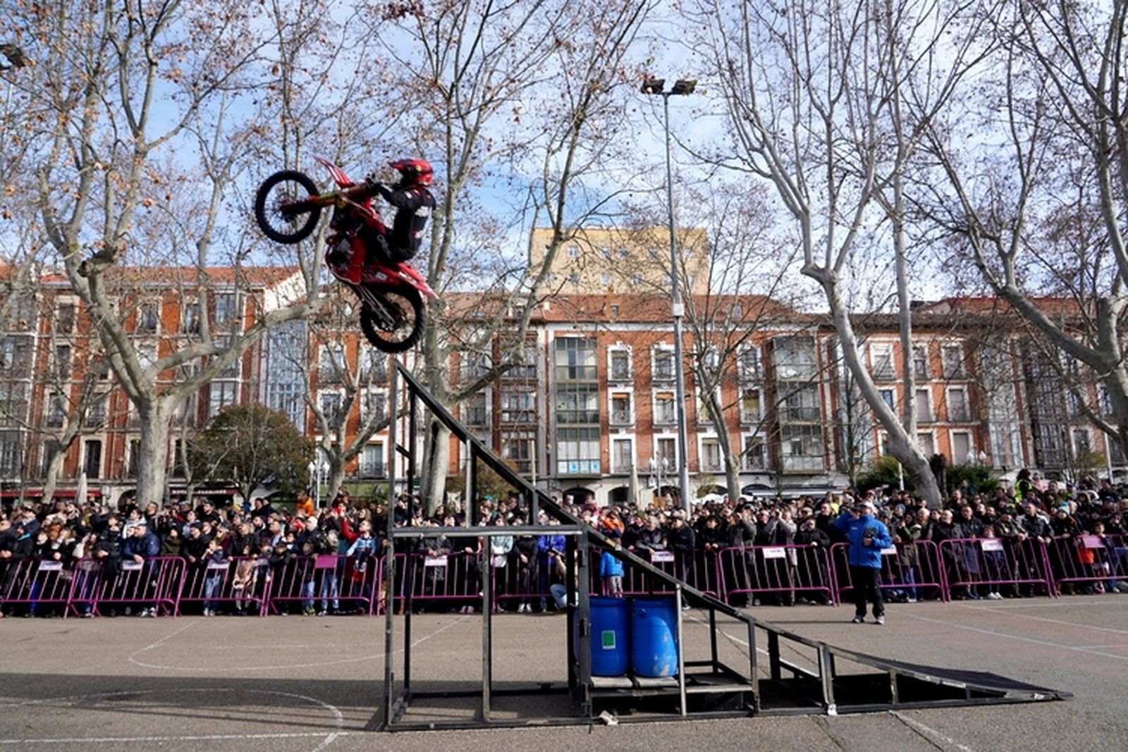 Cientos de motoristas se reúnen en Valladolid en 'Pingüinos 2026'