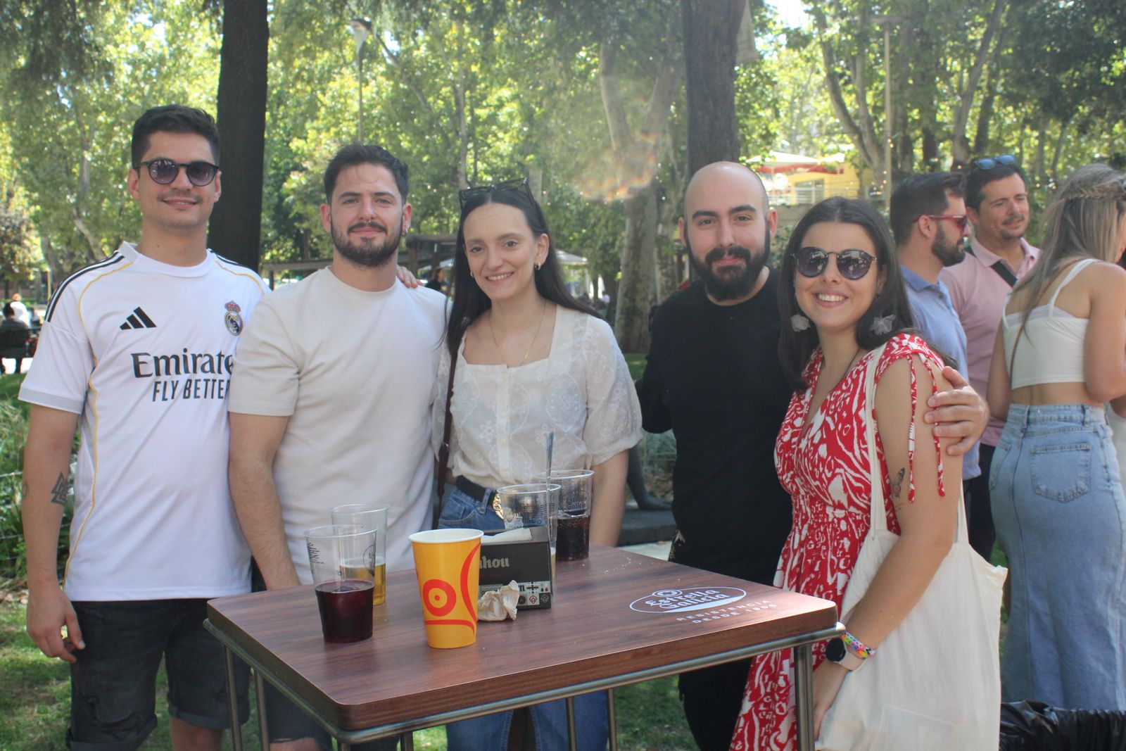 Ambiente en la Feria de Día en el mediodía de este domingo