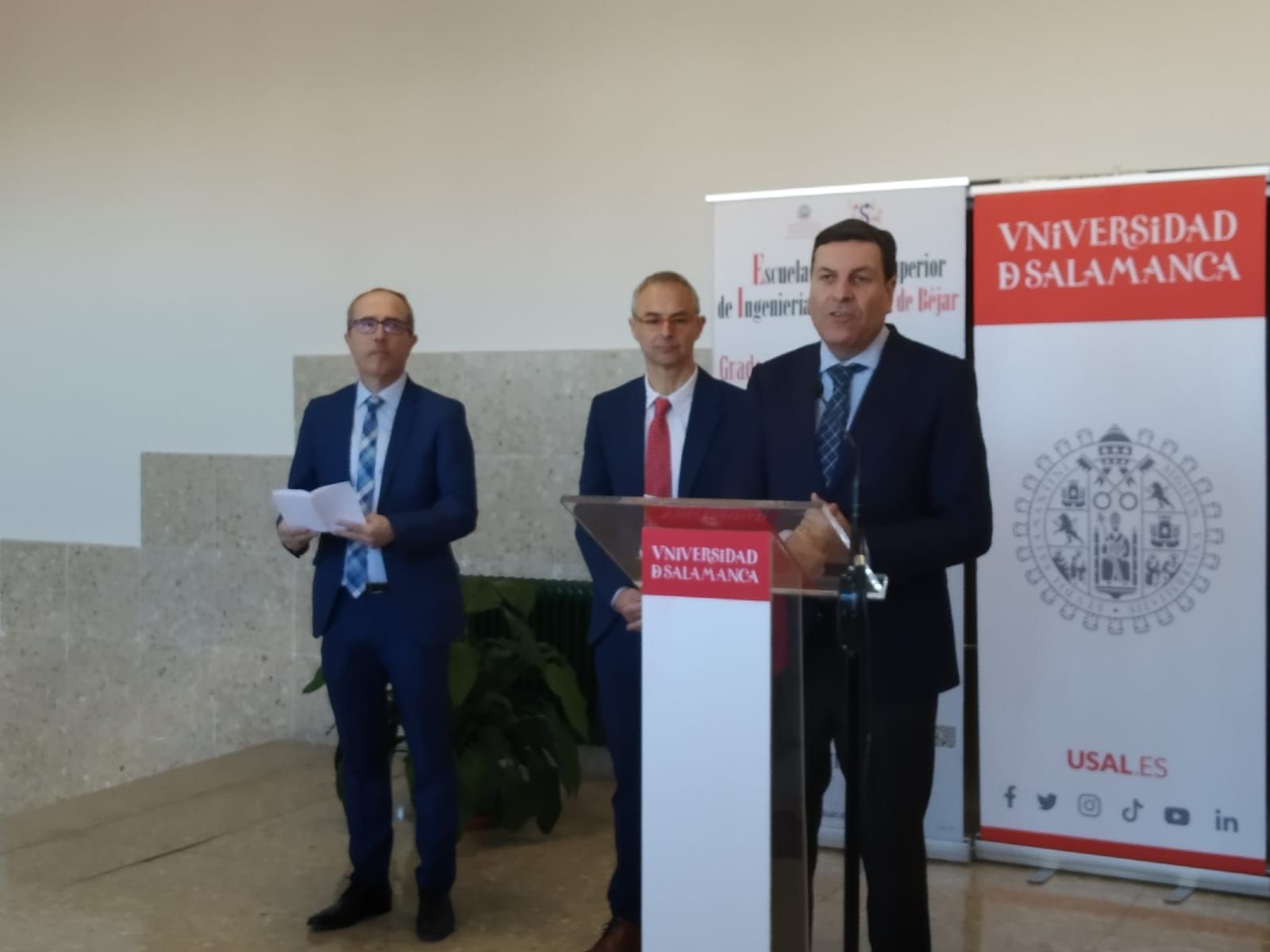 inauguracion-de-los-laboratorios-de-reindustrializacion-de-la-escuela-tecnica-superior-de-ingenieria-industrial-de-bejar-9