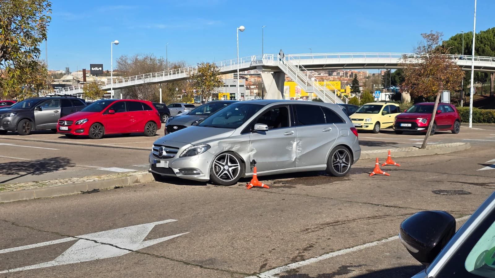 Colisión en el parking del Parque Comercial Capuchinos
