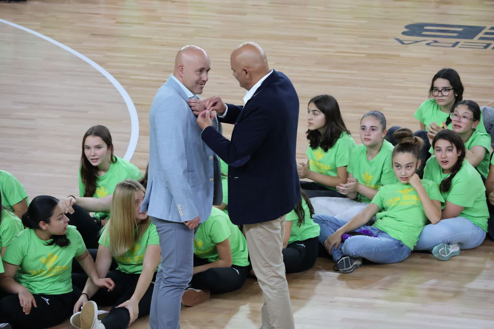 GALERÍA | El Club Balonmano Zamora celebra su 25º aniversario con una imagen muy especial