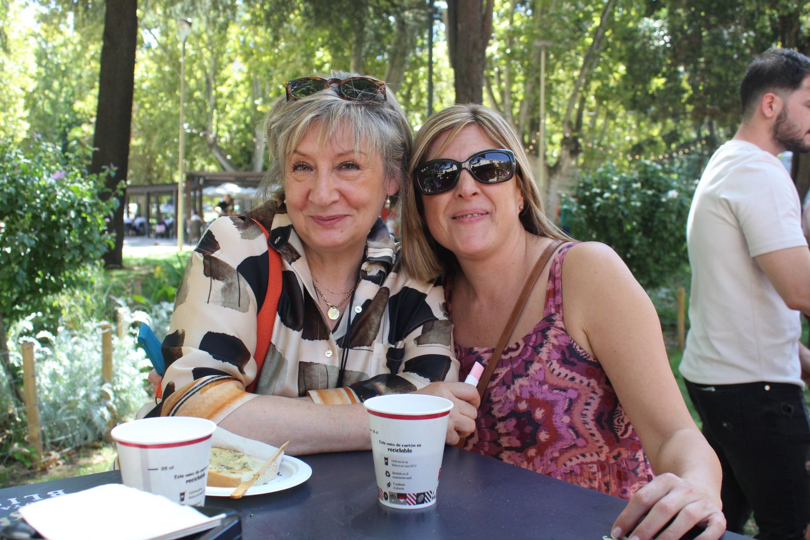 Ambiente en la Feria de Día en el mediodía de este sábado