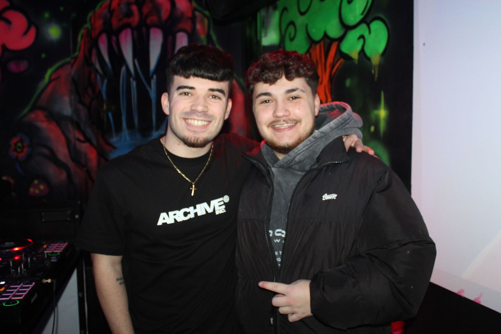 La fiesta de Salamanca moviliza a los jóvenes a divertirse a pesar del mal tiempo