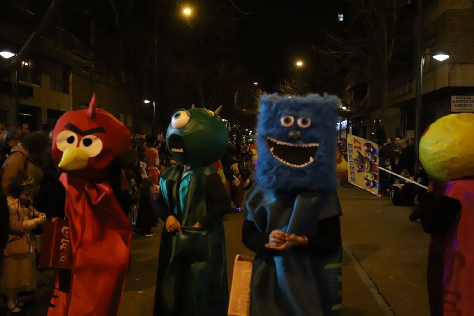 Los mejores disfraces dan color a la ciudad con el segundo desfile de Carnaval (217)