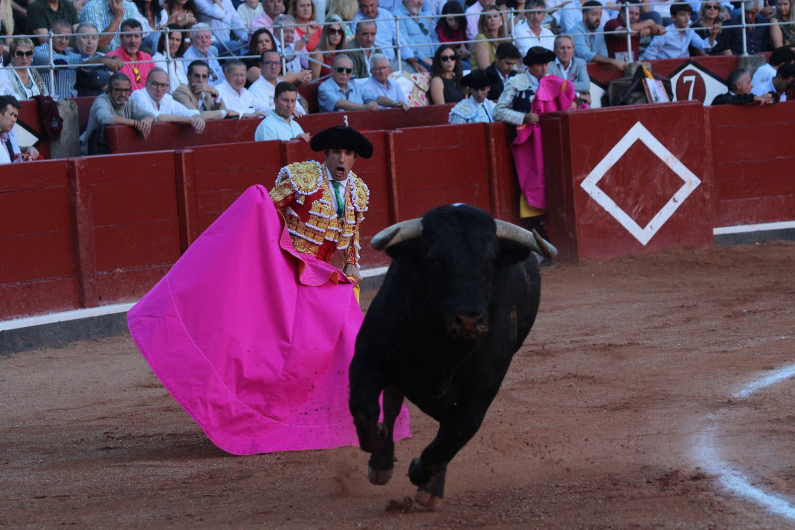 Emilio de Justo, Juan Ortega y Roca Rey inauguran el cartel de figuras en la feria de Salamanca: la corrida de Garcigrande en imágenes