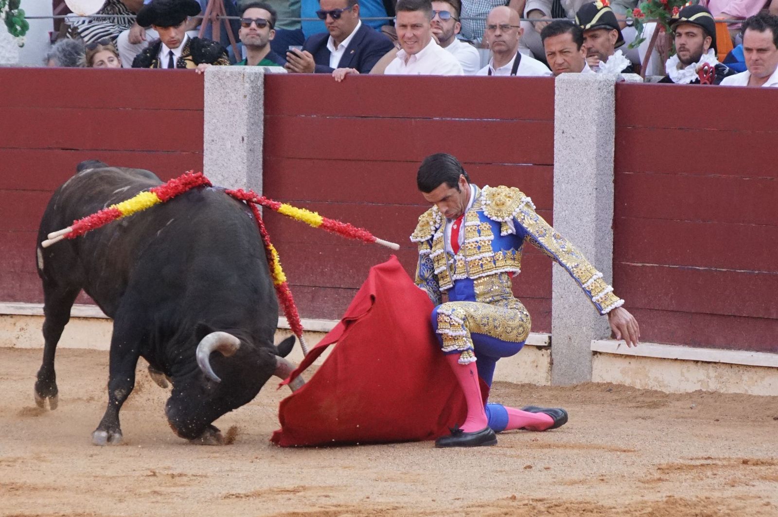 : Emilio de Justo y Diosleguarde cierran en hombros una feria de Guijuelo marcada por las despedidas de El Capea y Javier Castaño
