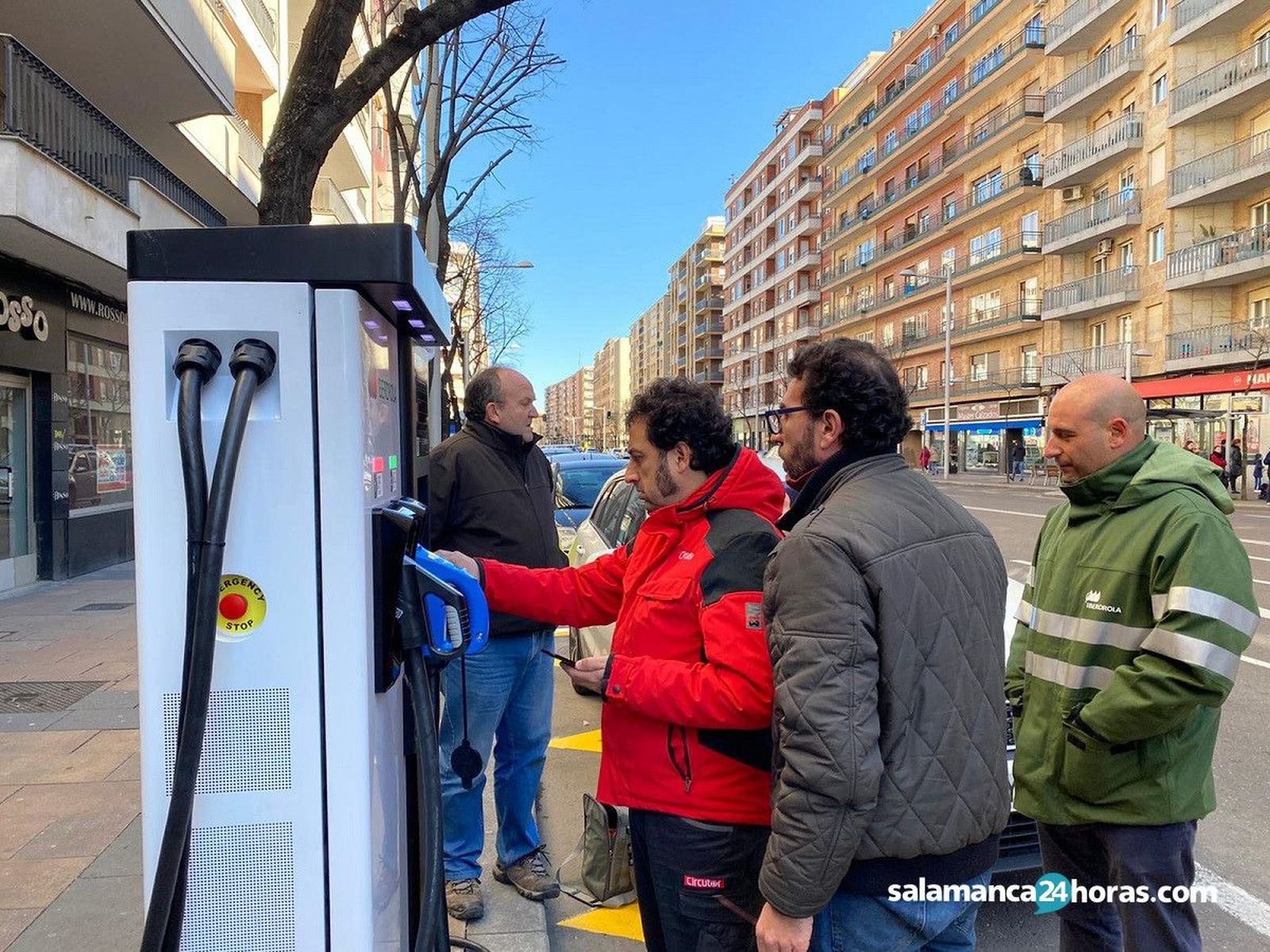 Prueba cargador vehículos eléctricos paseo de la Estación (5 2 2020) (1)