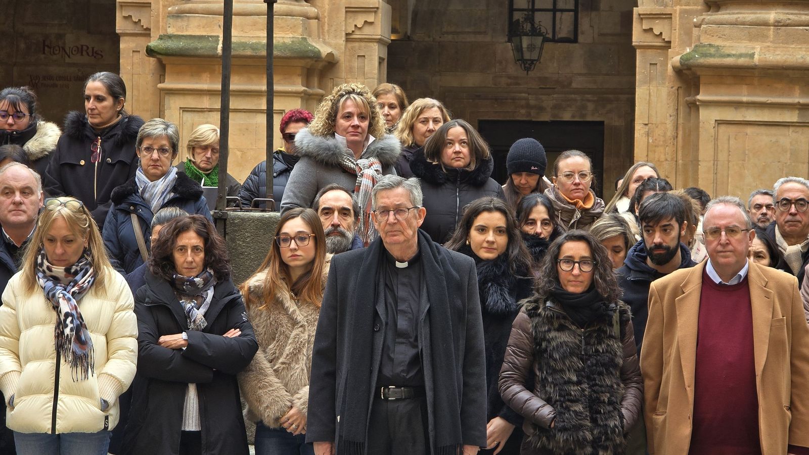 Minuto de silencio en la Universidad Pontificia de Salamanca