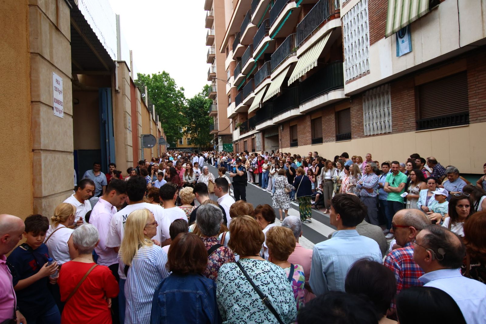 Procesión con motivo de la festividad de María Auxiliadora