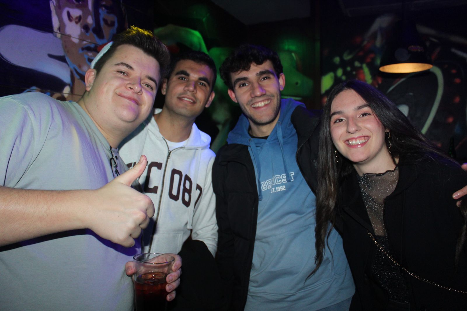 El Fin de Año Universitario continua por los bares de la capital del Tormes tras las doce campanadas