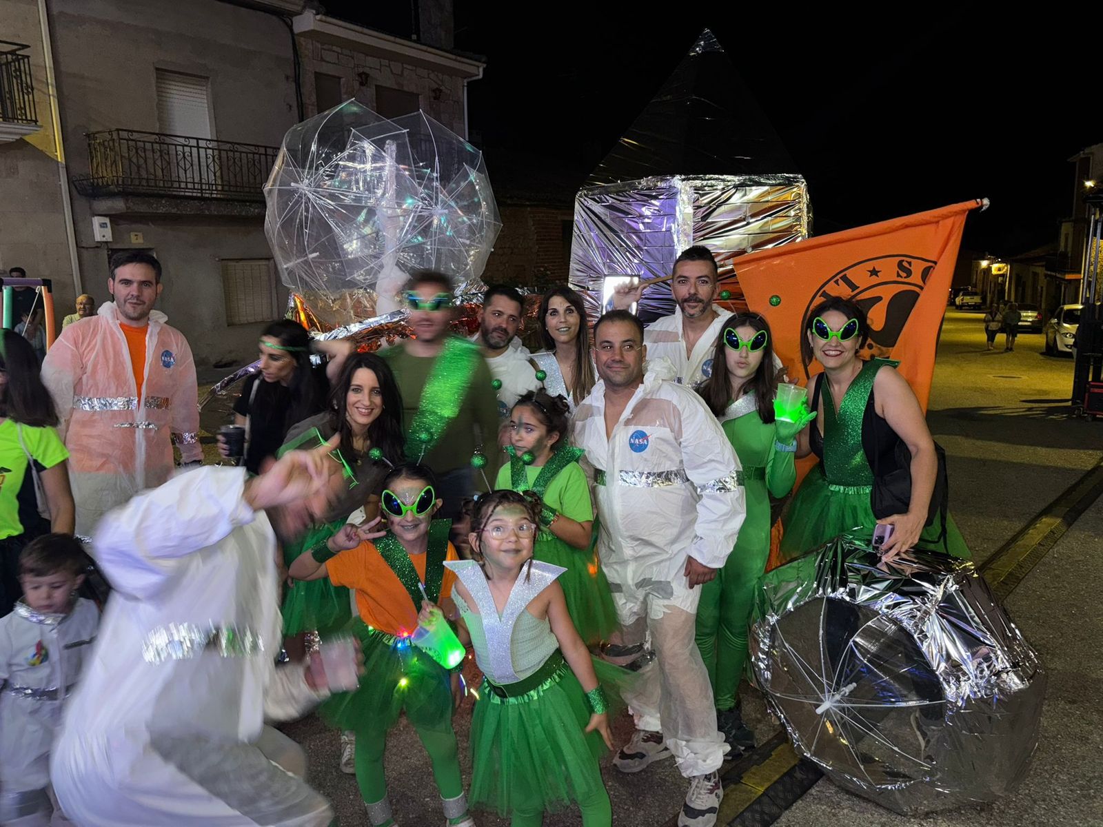 Desfile de peñas en Masueco 2025
