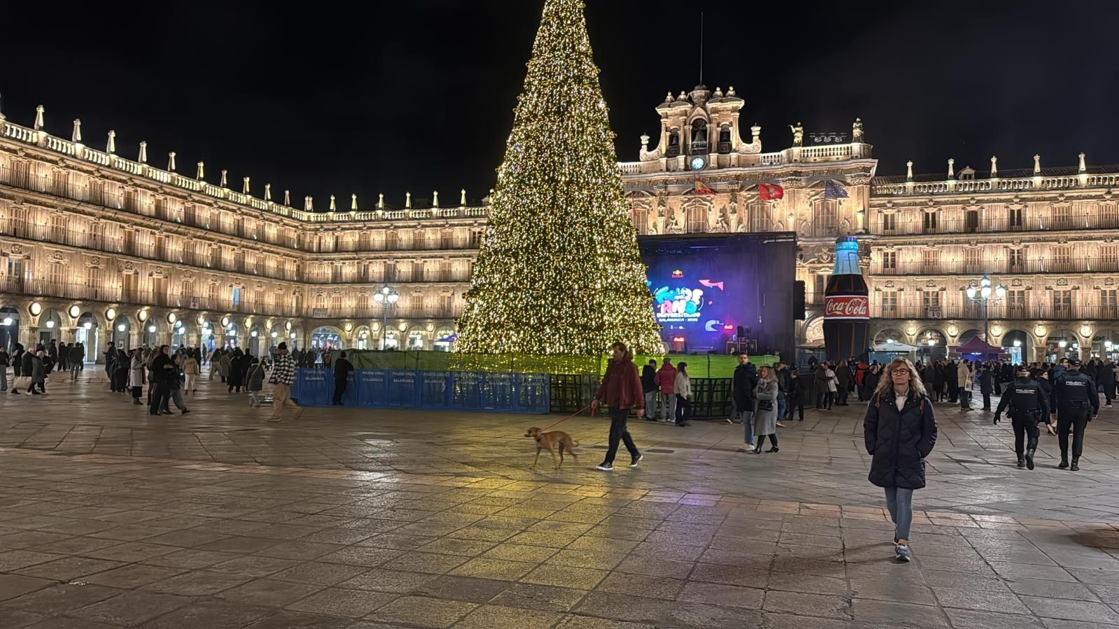 Controles policiales en la Plaza Mayor por el Fin de Año Universitario