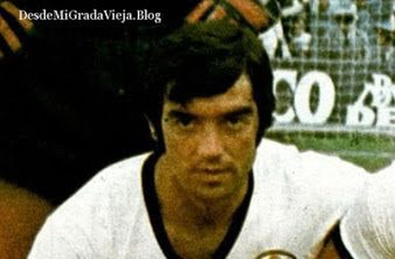 Enrique Miguel Martín con la camiseta de la UDS.  Fotografía del Diario As, extraída del blog 'Desde mi grada vieja'