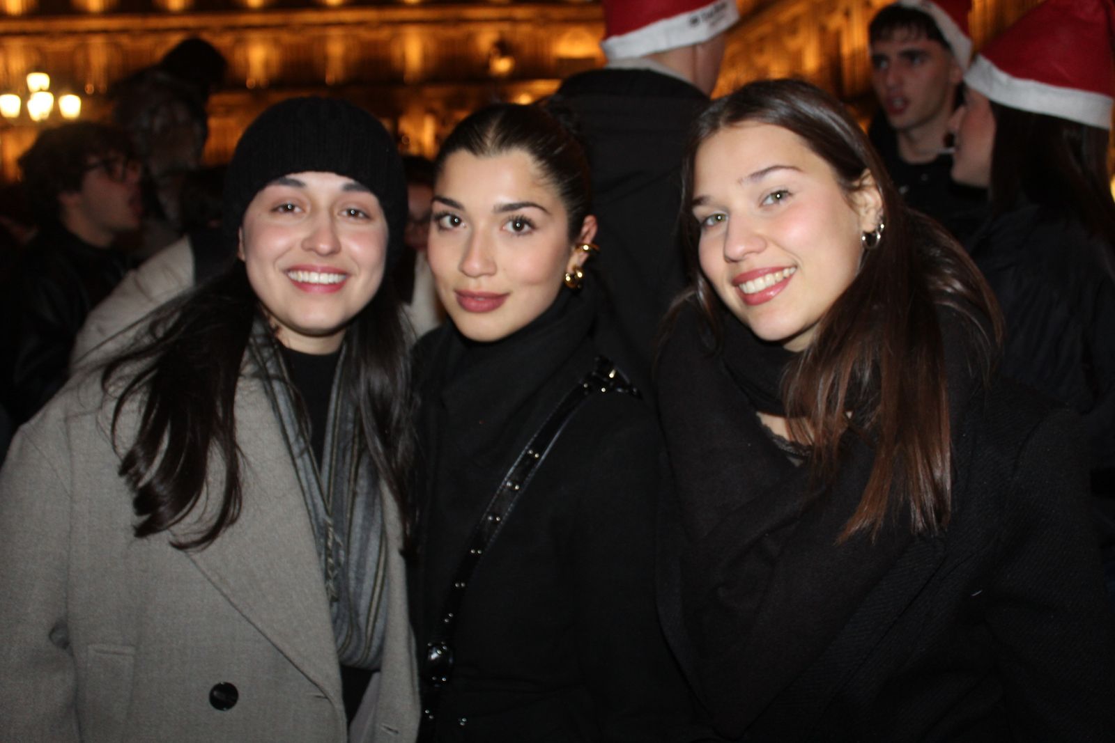 Miles de personas disfrutan de las campanadas y la fiesta del Fin de Año Universitario