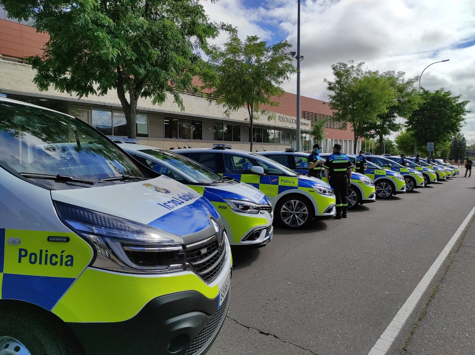 Coches de la Policía Local de Salamanca el día de su presentación