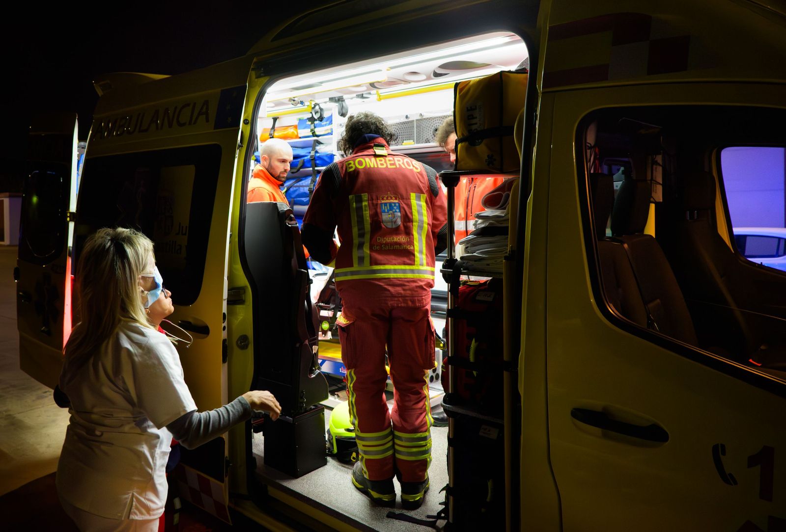 Herido un varón en el incendio de una nave en Ciudad Rodrigo