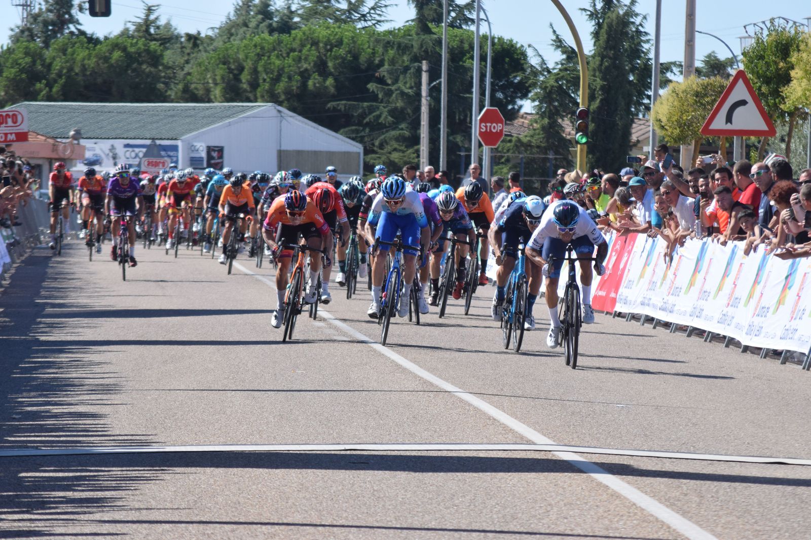 Fabio Nizzolo se impone en la Primera Etapa Vuelta CyL 2022