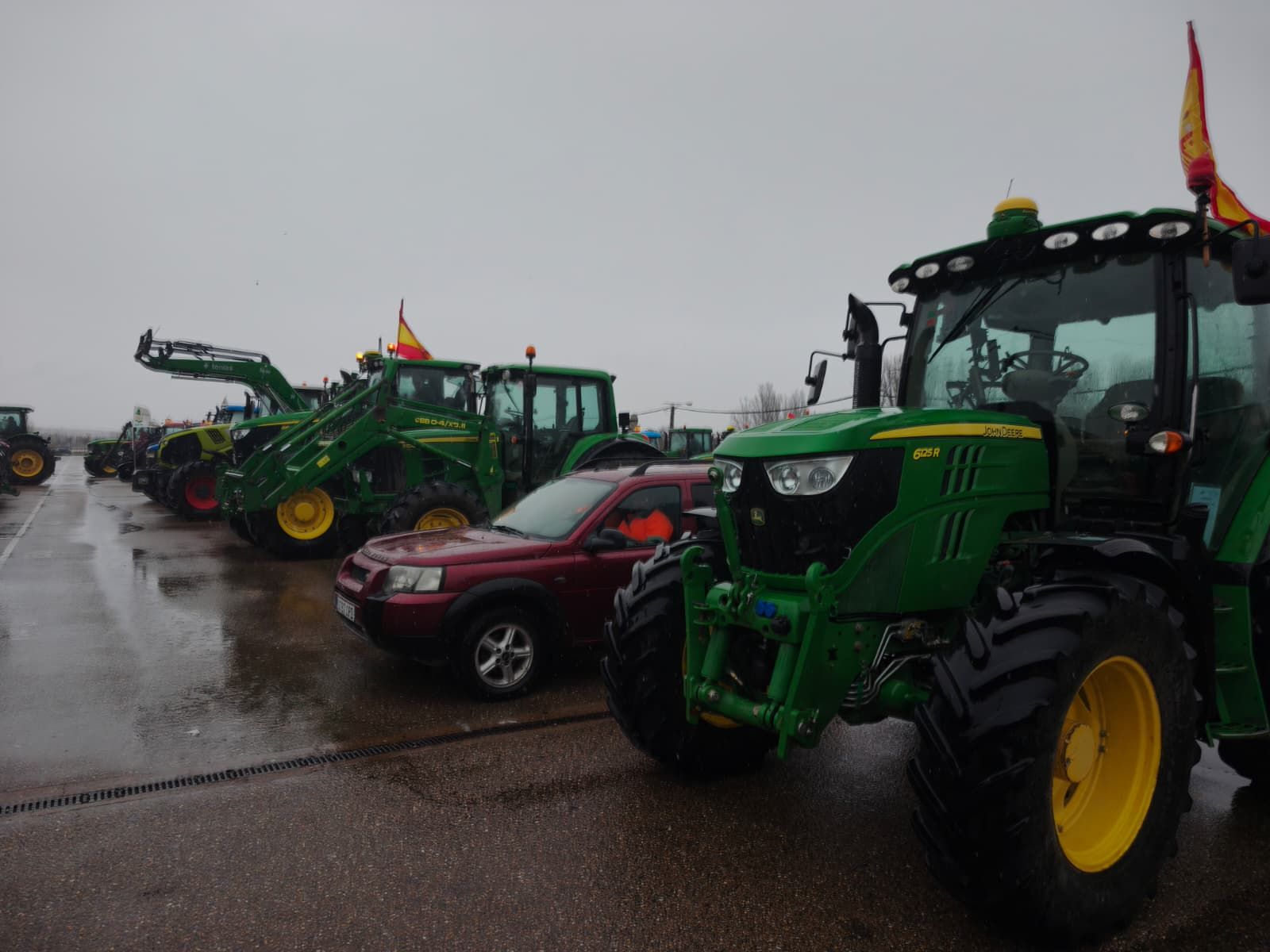 En imágenes la marcha con tractores y vehículos de campo en Salamanca en protesta contra Mercosur