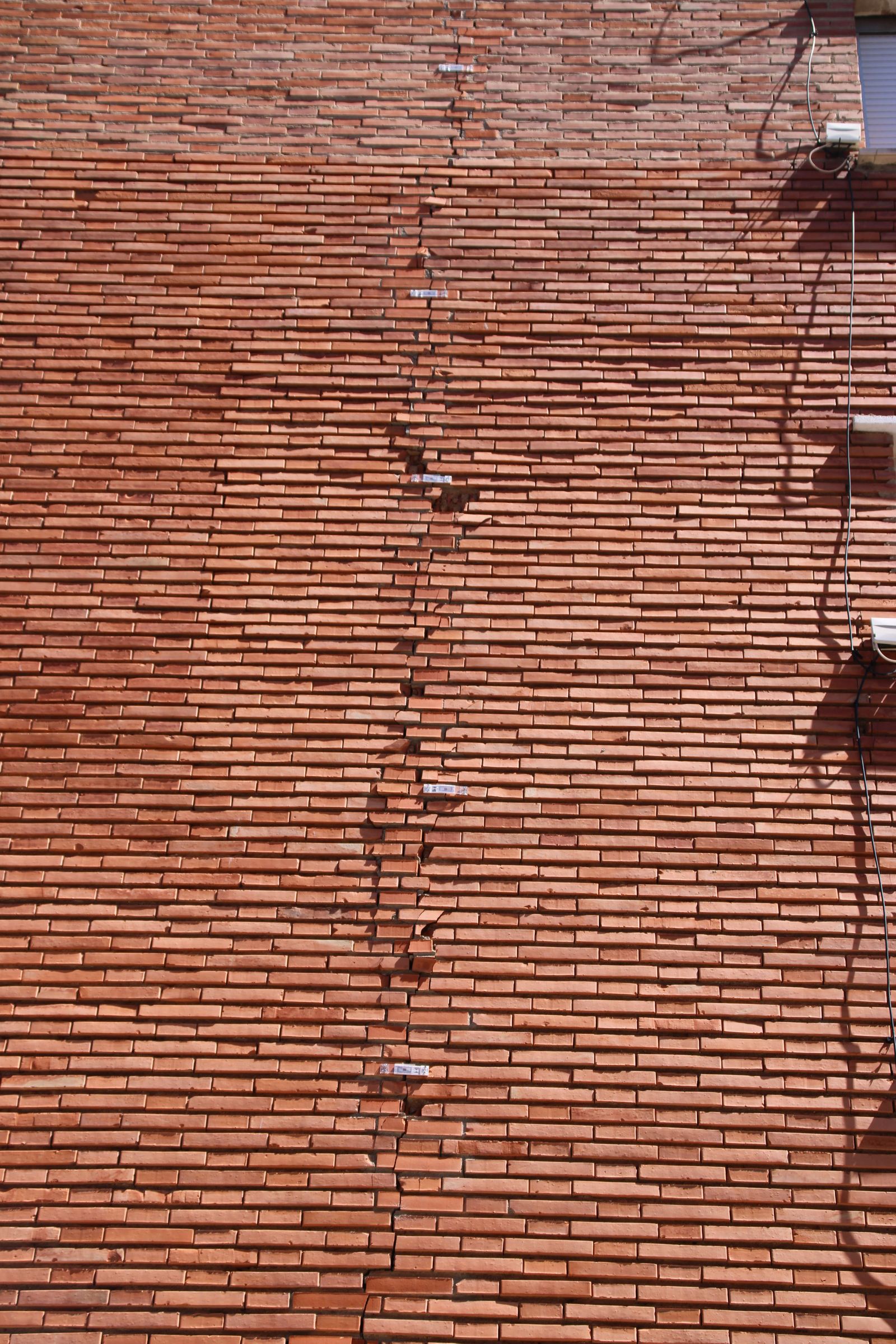 Estado de la fachada del edificio donde se sitúa la antigua Escuela de Hostelería de Salamanca (12)