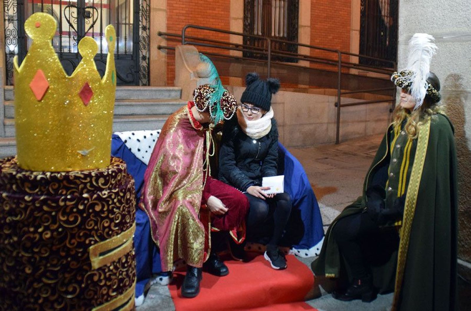 Los pajes recogen las cartas para los Reyes Magos. Archivo