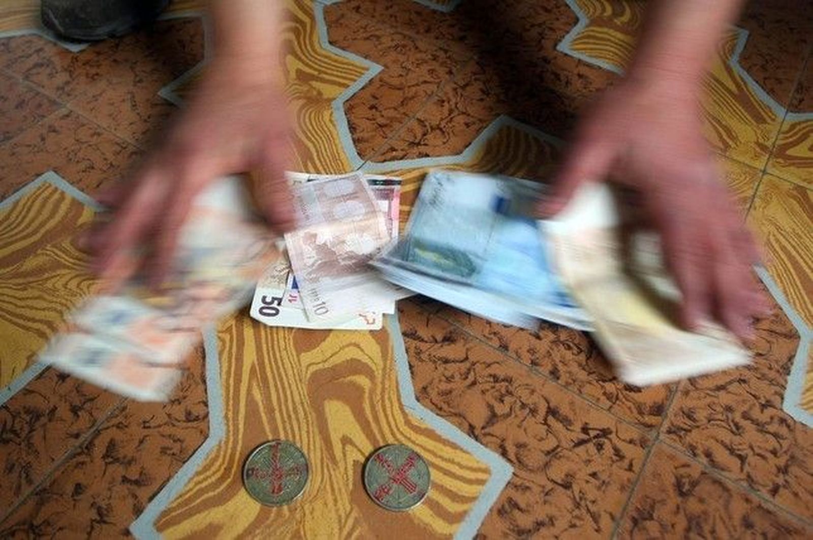 Prohibido jugar a las "chapas" durante la Semana Santa en Castilla y Léon