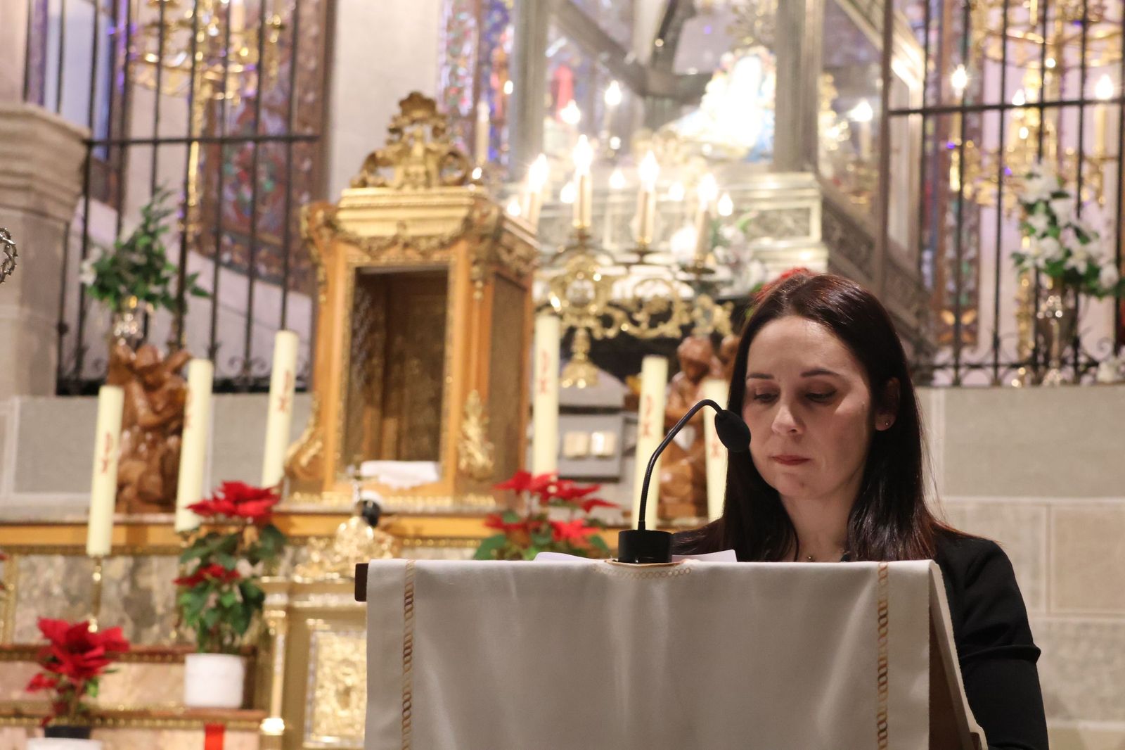 GALERÍA | La Cofradía de la Virgen de la Esperanza da la bienvenida a sus nuevas incorporaciones
