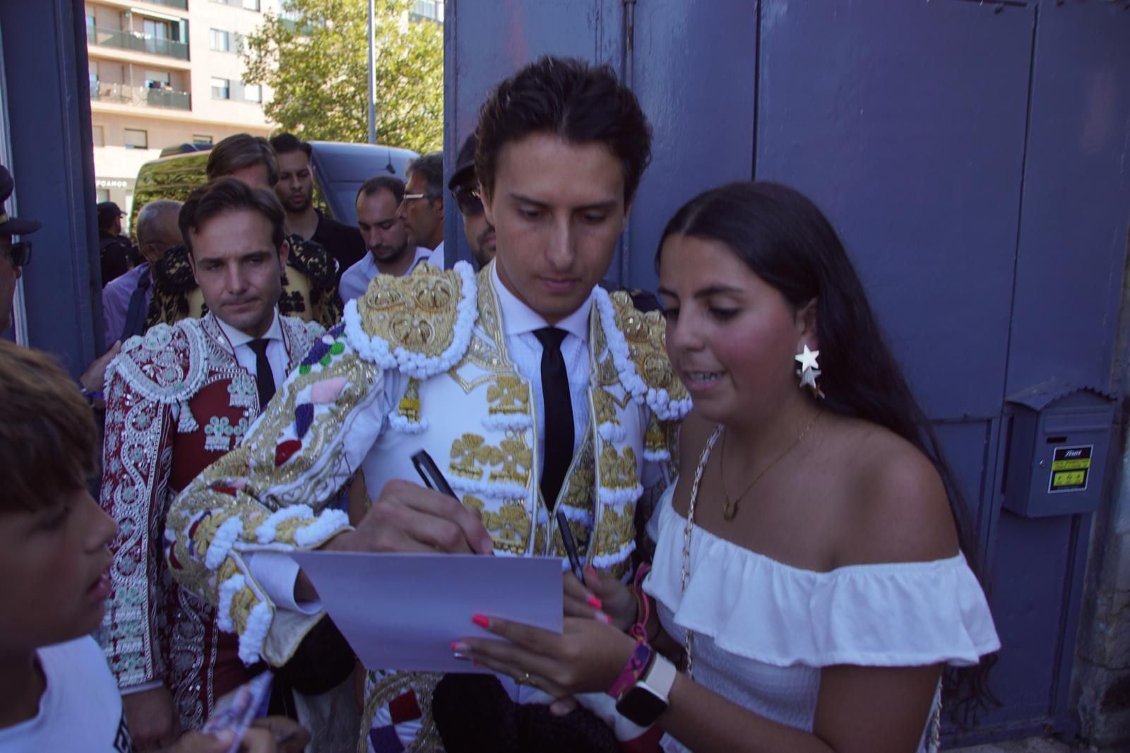 Así ha vivido la afición de La Glorieta el primer cartel de figuras de la feria: imágenes del ambiente en los tendidos y en el patio de cuadrillas