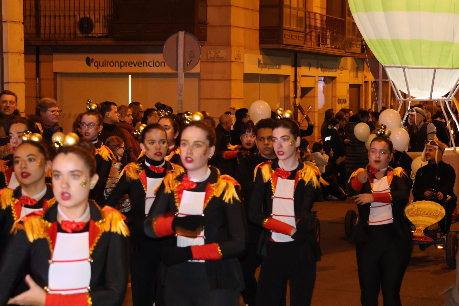 GALERÍA | El animado pasacalles de Escena por el centro de Zamora, en imágenes